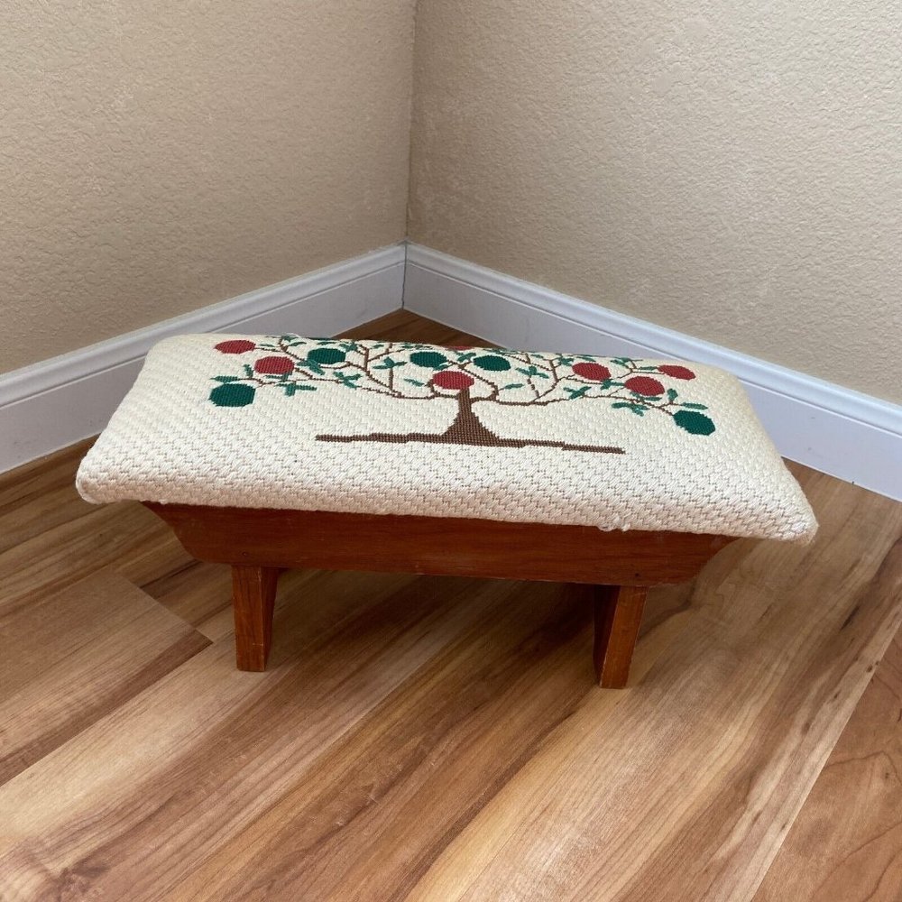 Mid Century Cohasset Colonials Hagerty Museum Country Farmhouse Small Bench